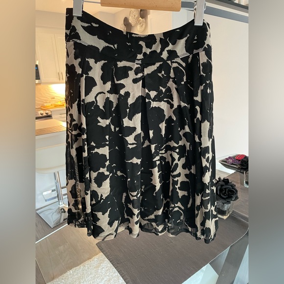 NWOT slight a-line skirt size S - Picture 1 of 5